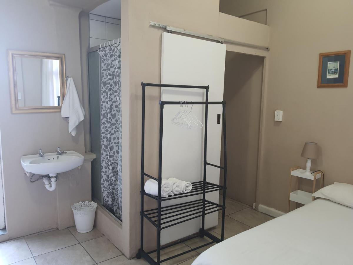Oasis Shanti Backpackers Oudtshoorn Extérieur photo