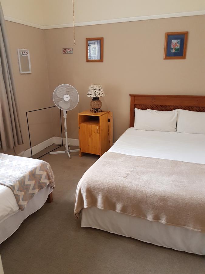 Oasis Shanti Backpackers Oudtshoorn Extérieur photo