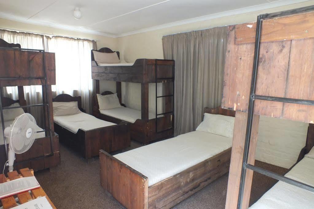 Oasis Shanti Backpackers Oudtshoorn Extérieur photo