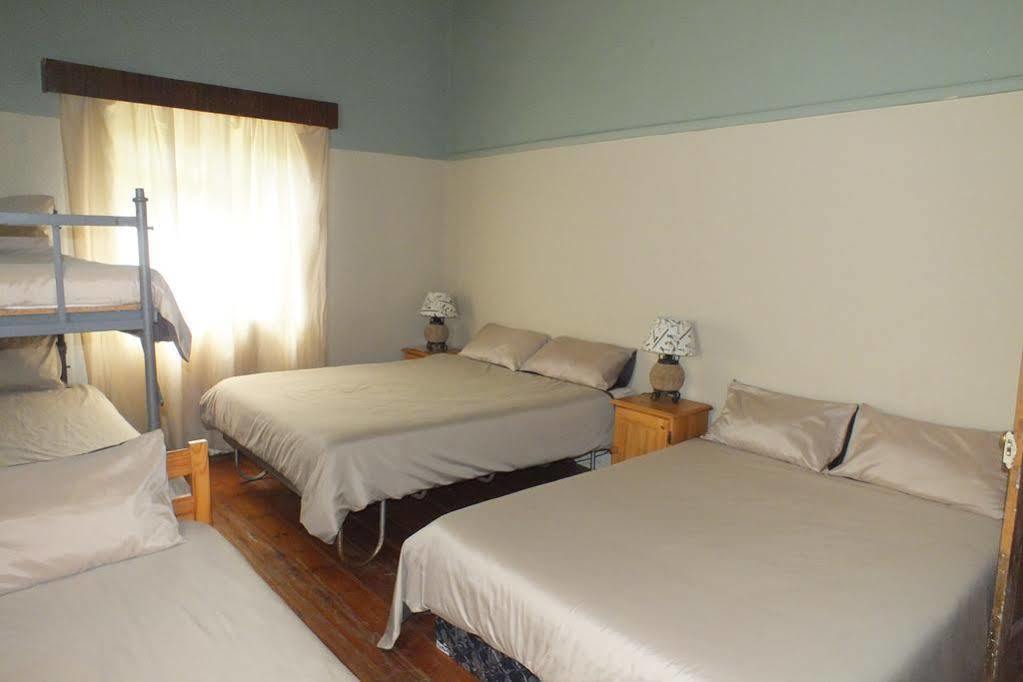 Oasis Shanti Backpackers Oudtshoorn Extérieur photo